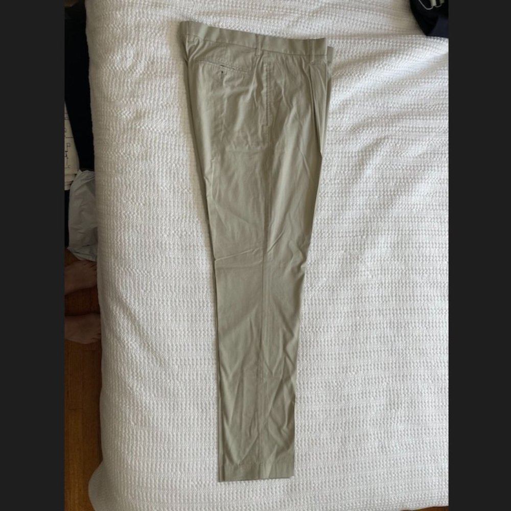 JCrew PLEATED TAPERED PANT IN ITALIAN COTTON PIQUÉ - Color: Stone - 34 x 34